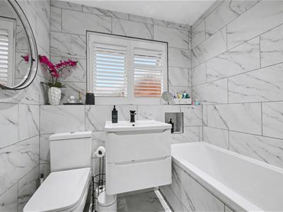 Property image 10 of home to buy in Hamblings Close, Shenley